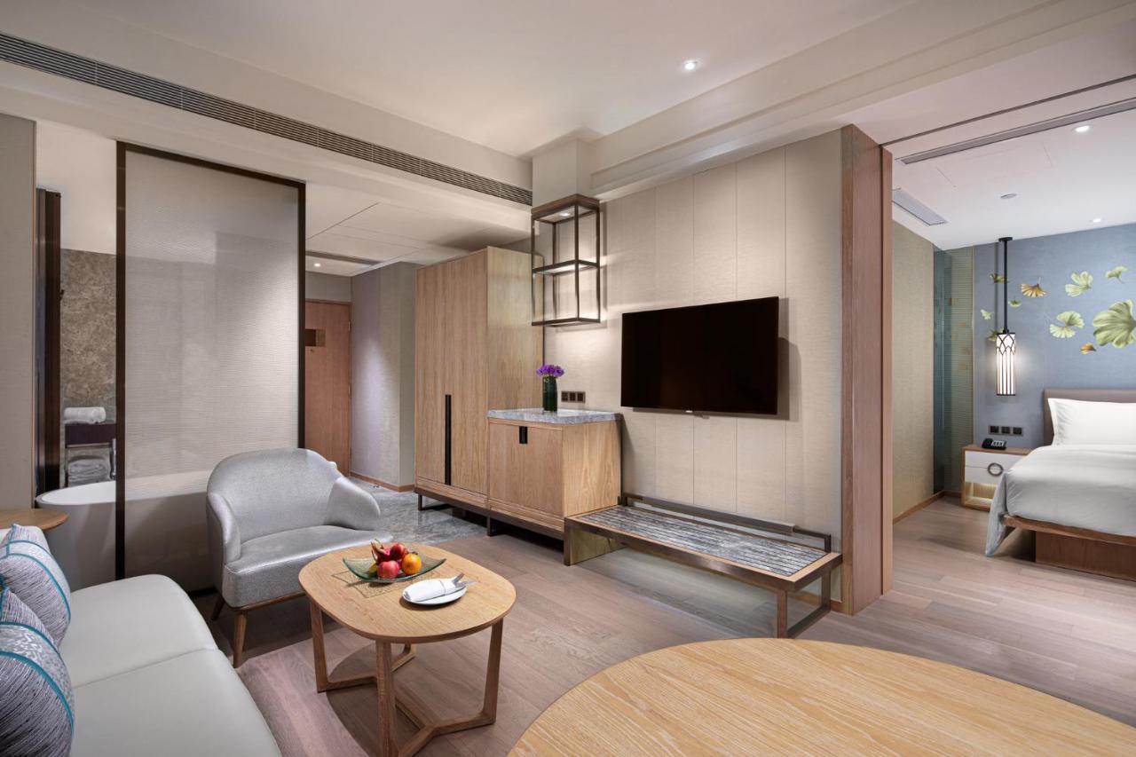 上海南新雅皇冠假日酒店 外观 照片 Deluxe Suite