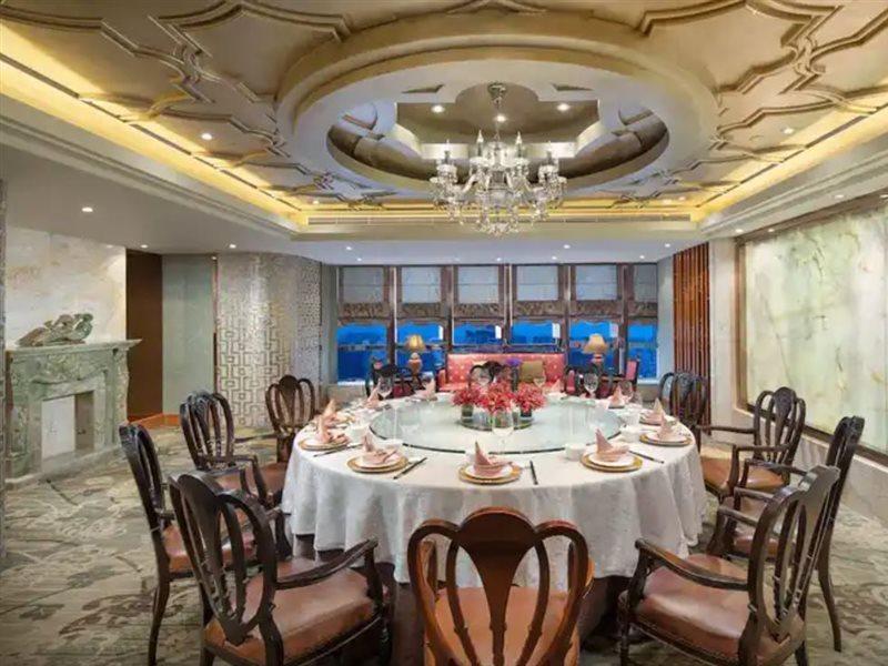 上海南新雅皇冠假日酒店 外观 照片 A private dining room at the restaurant