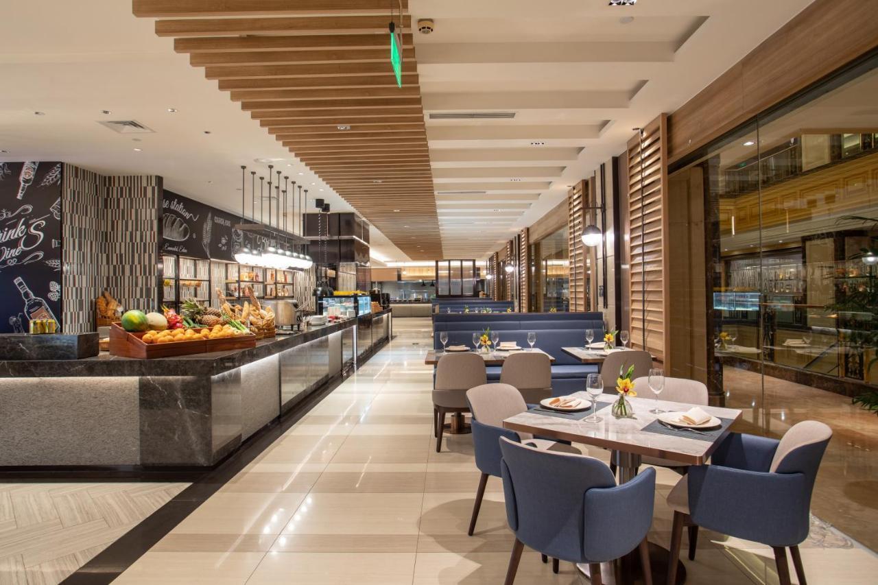 上海南新雅皇冠假日酒店 外观 照片 The restaurant