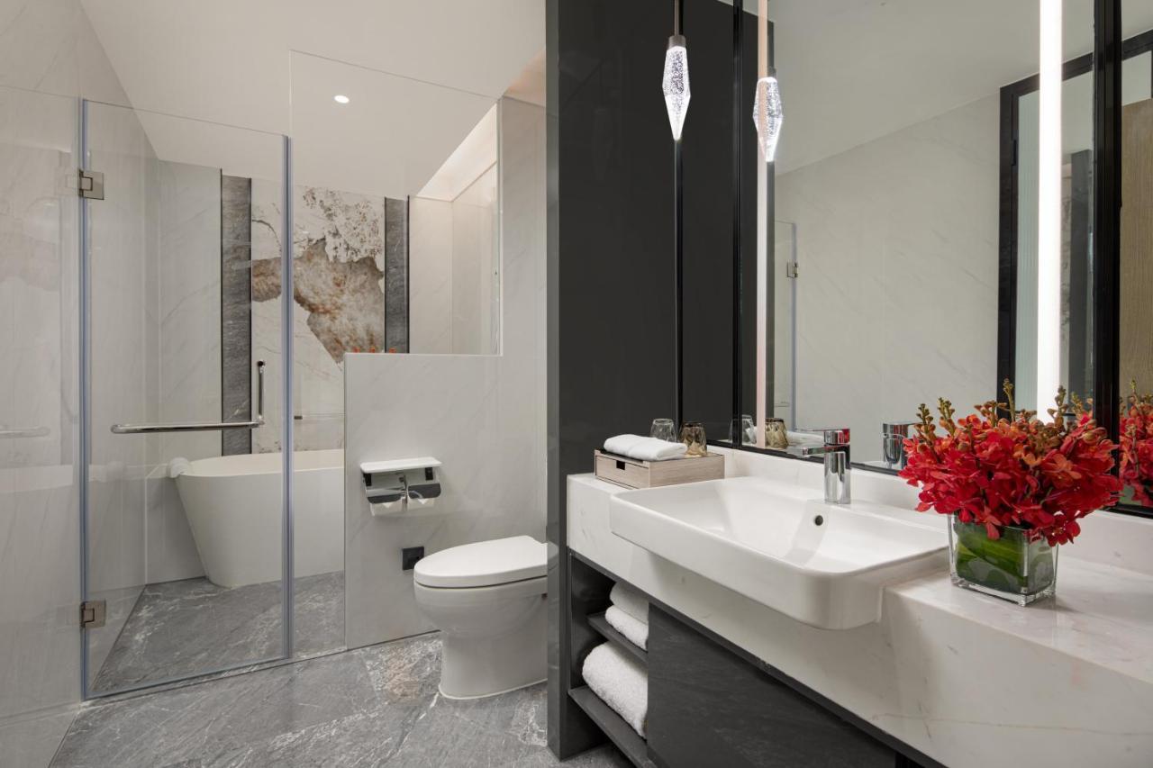 上海南新雅皇冠假日酒店 外观 照片 A bathroom
