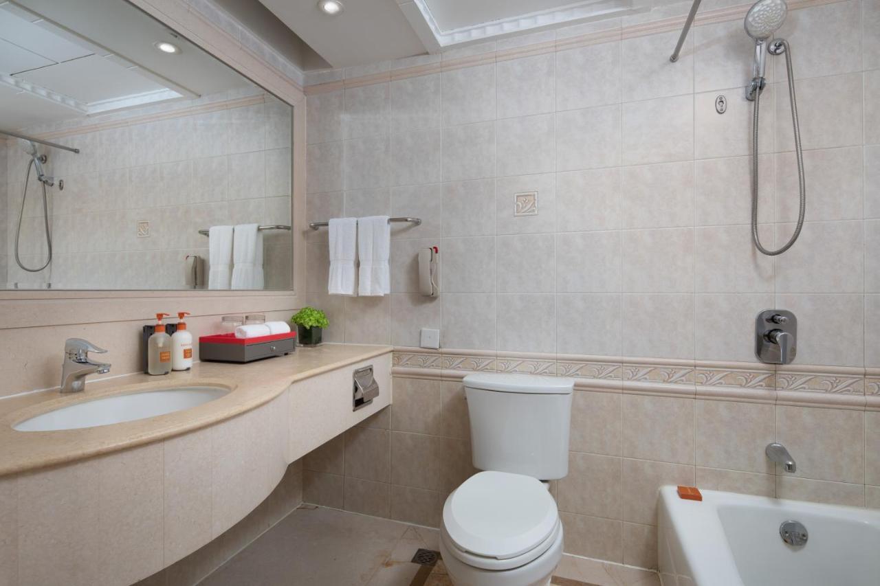 上海南新雅皇冠假日酒店 外观 照片 Bathroom