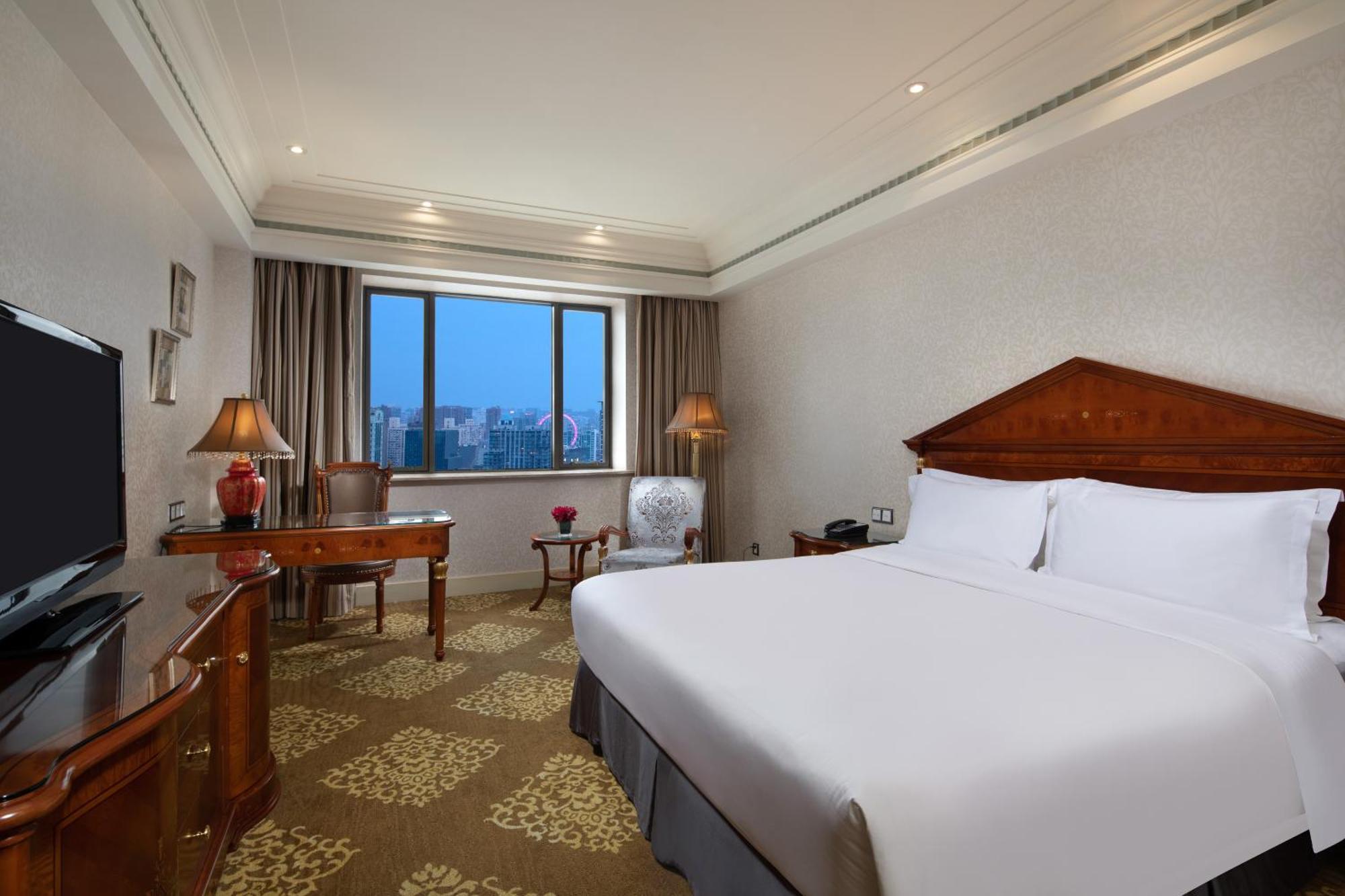 上海南新雅皇冠假日酒店 外观 照片 A room at the hotel